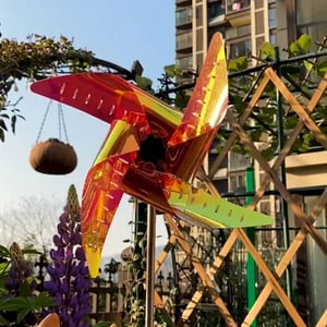 1+1 GRATIS | SpinGlow – Farbenspiel & Bewegung für deinen Garten bei Nacht