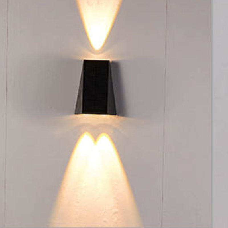 1+1 GRATIS | LumiGuard - Die wetterfeste Solar-Wandleuchte für Ihren Außenbereich