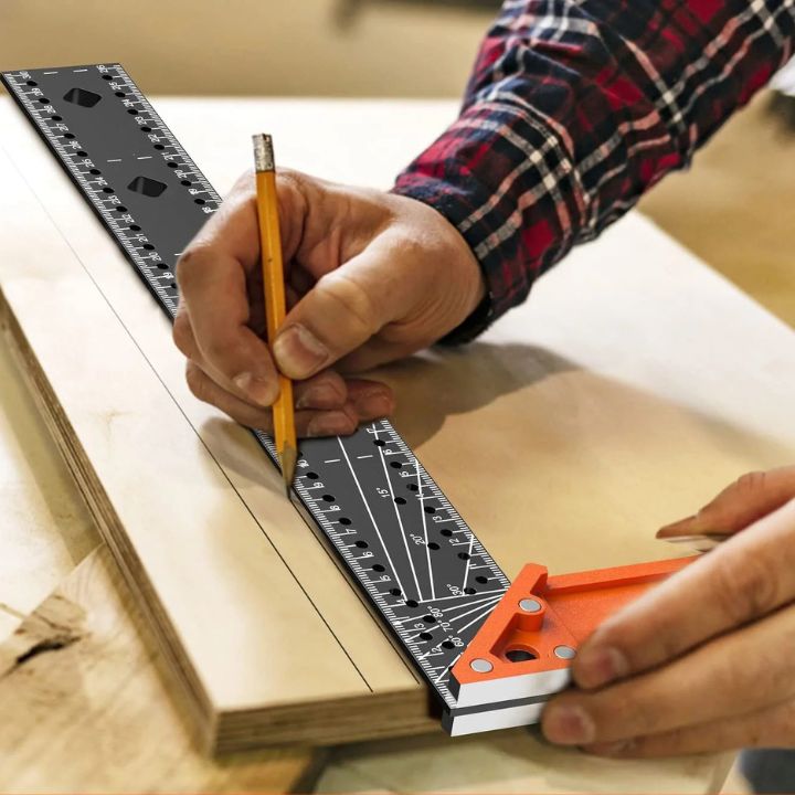 Mehrwinkliges Messlineal - Präzises & vielseitiges Messwerkzeug