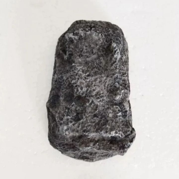 Schlüsselversteck in kreativer Steinform