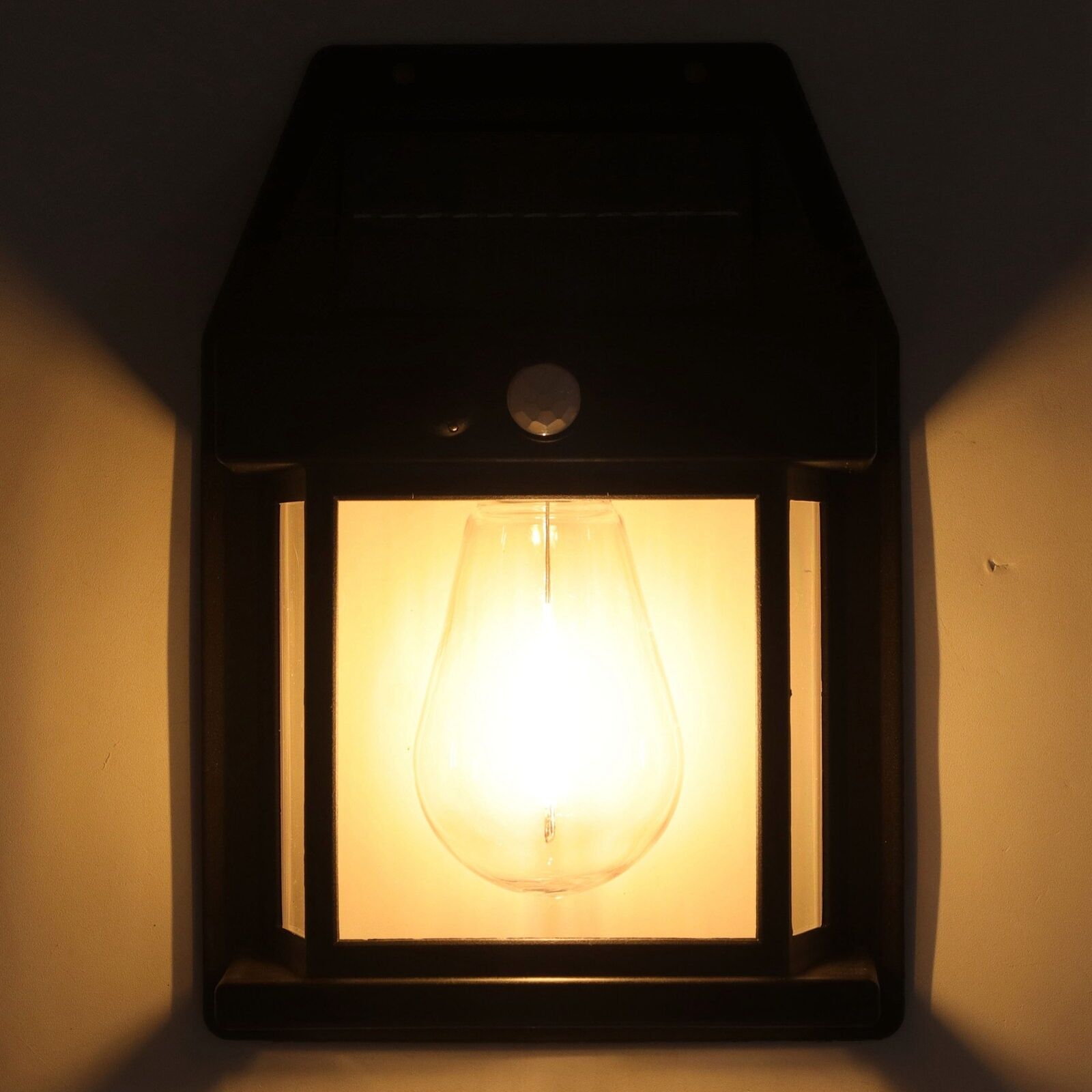 SolarClear® - Solarbetriebene Wandleuchte