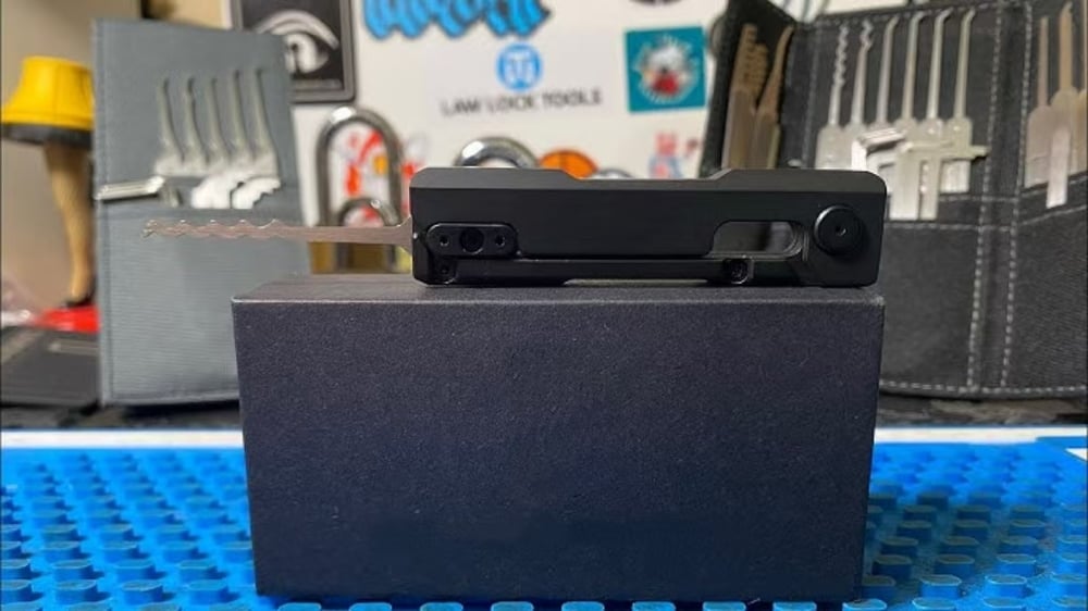 SlipKey™ – Sofortige Freiheit und jedes verschlossene Türschloss überlisten