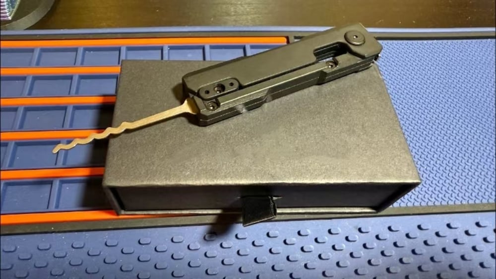 SlipKey™ – Sofortige Freiheit und jedes verschlossene Türschloss überlisten