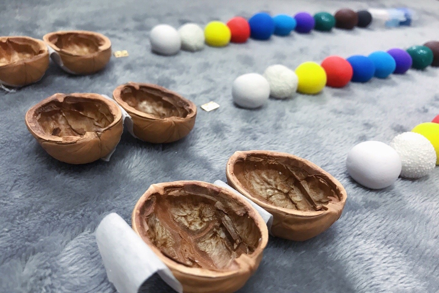 WalnutCharm - Handgemachtes Walnussschalen-Puppenhaus | 50% RABATT