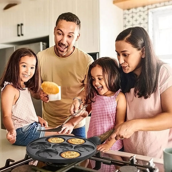 HappiPan™ — Perfekt gewendete Smiley-Pfannkuchen für einen glücklichen Start in den Tag