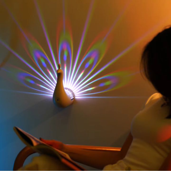 Magische Pfauen-Projektionslampe