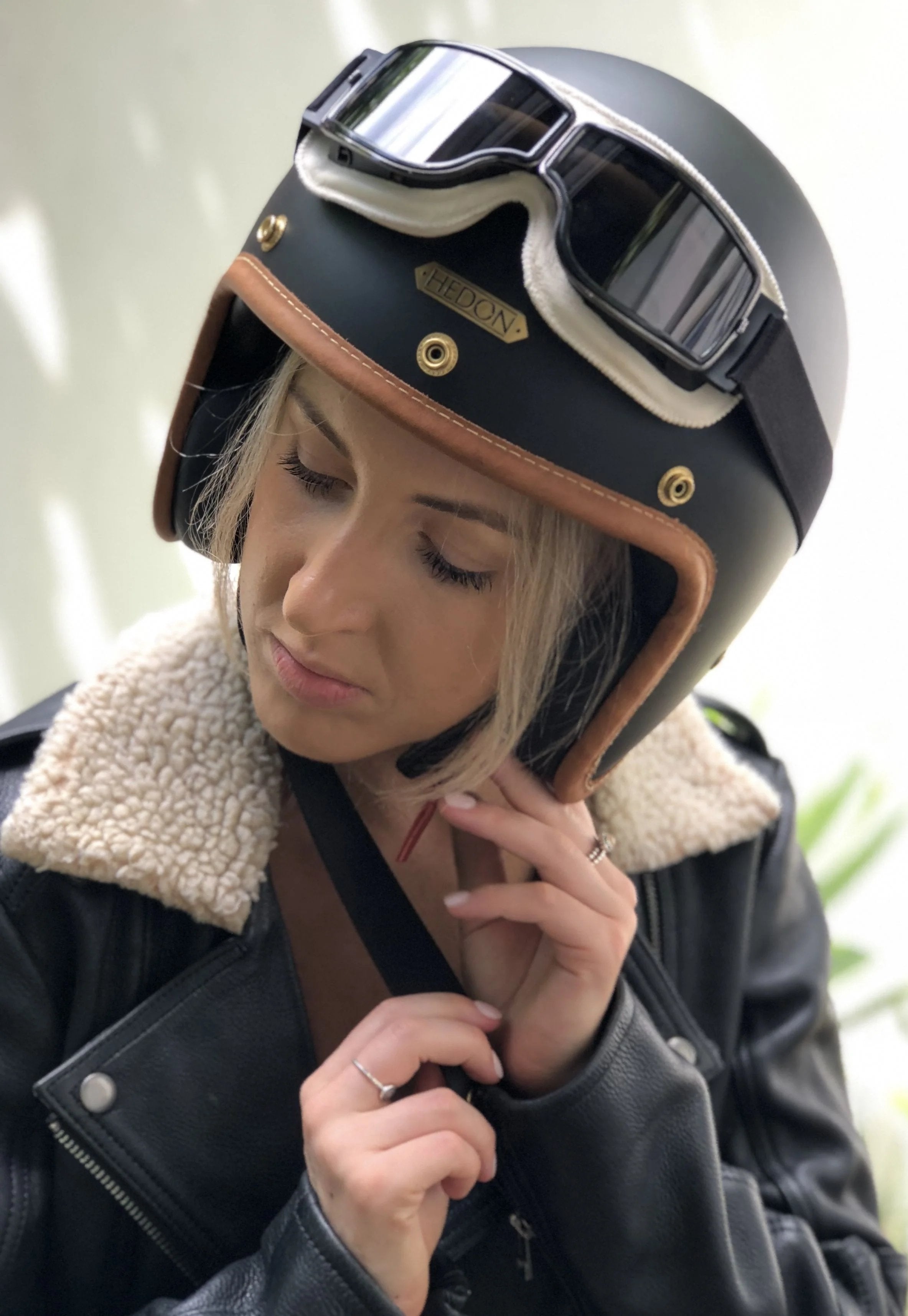 RetroGoggles Vintage Motorradbrille | UV-Schutz | Stoßfest & Verstellbar | 50% Rabatt