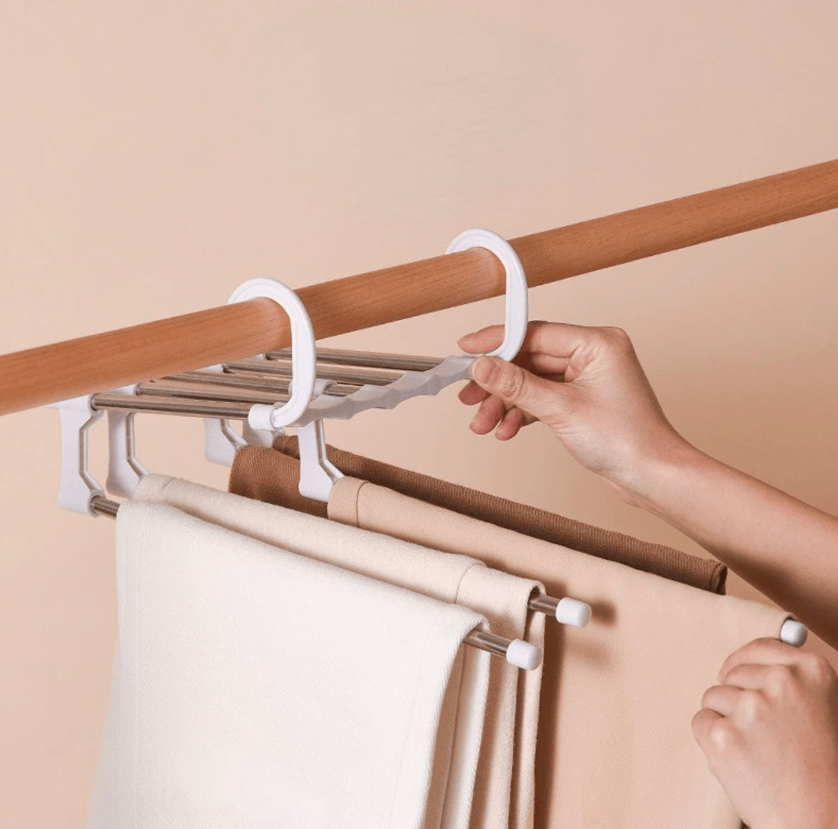 SteelSleek™ Hosenorganizer – Halten Sie Ihren Kleiderschrank jeden Tag faltenfrei und perfekt ordentlich