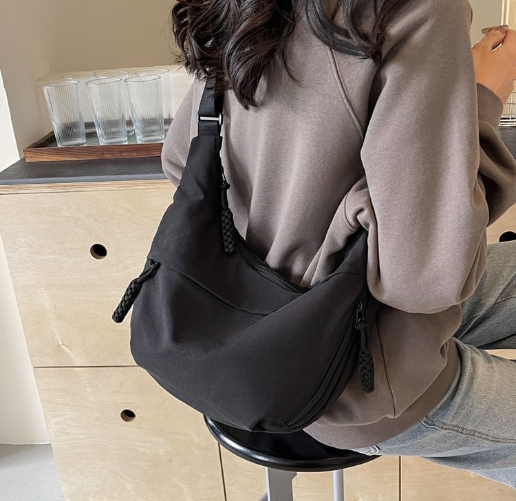 Nylon Crossbody Hobo Tasche | Geräumig & Stylisch | Verstellbarer Gurt | 50 % Rabatt