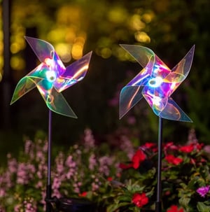 1+1 GRATIS | SpinGlow – Farbenspiel & Bewegung für deinen Garten bei Nacht