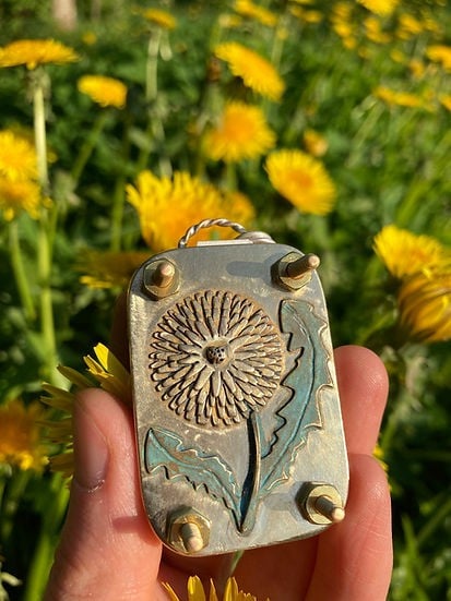 BloomCrest™ — Taschenformatige Magie zur Bewahrung der natürlichen Schönheit für immer