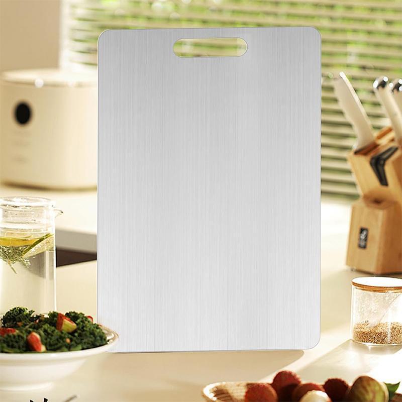 Doppelseitiges Schneidebrett aus Edelstahl – hygienisch, robust & vielseitig