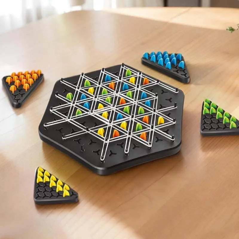 Kettendreieck-Strategiespiel – elegantes Denkspiel für 2–4 Spieler