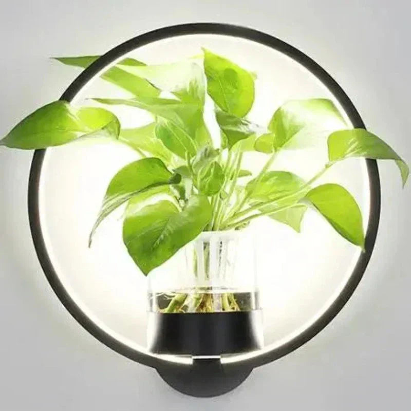 GlowPlant – Wandlicht mit Stil & integriertem Pflanzgefäß