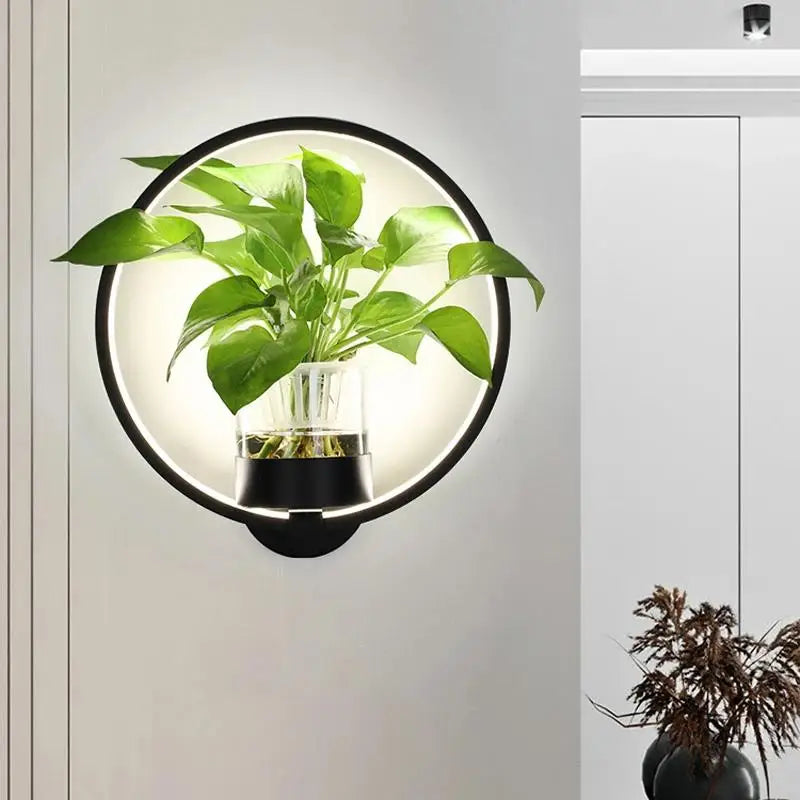 GlowPlant – Wandlicht mit Stil & integriertem Pflanzgefäß