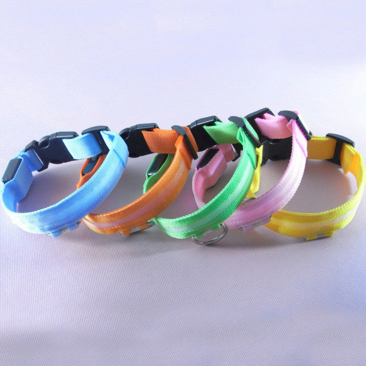 đž GlowPaw⢠â Die LED-Hundehalskette fĂźr sichere Abendspaziergänge