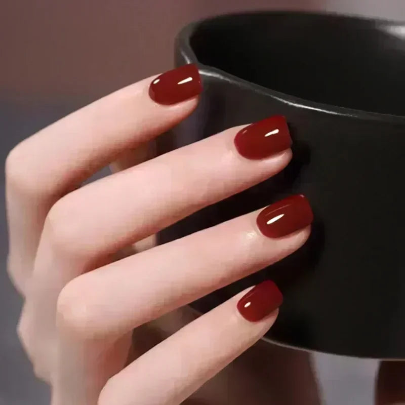 Lustrella™ Fake-Nägel-Set | Stilvolle kurze Kunstnägel | 24-teilig | Einfach aufzusetzen