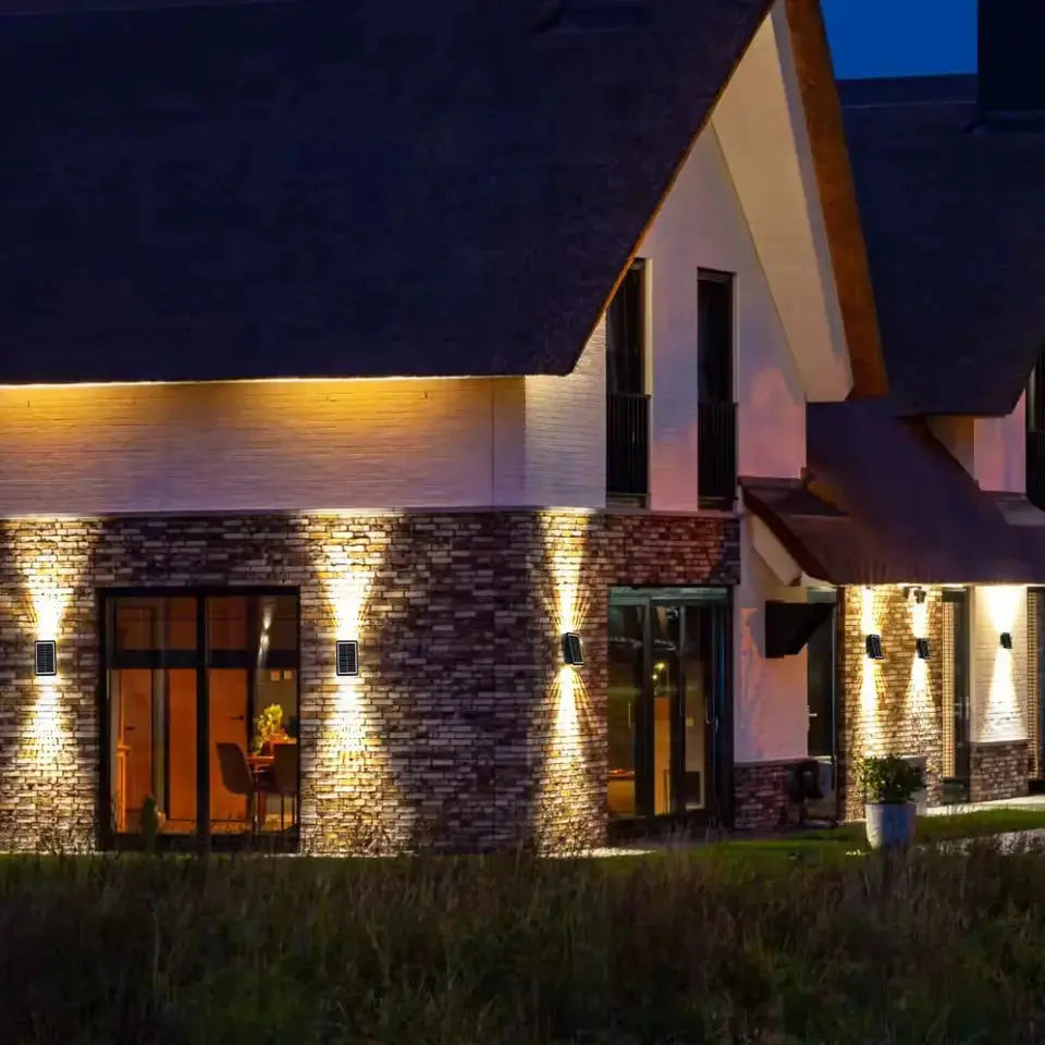 Solarleuchte mit Farbenspiel – Für stilvolle Abende im Garten