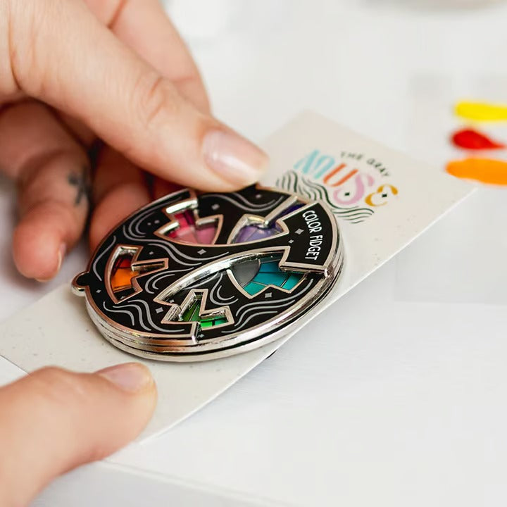 SpectrumSpin™ Emaille-Pin – Meistern Sie die Farbenlehre, ganz ohne Künstler zu sein