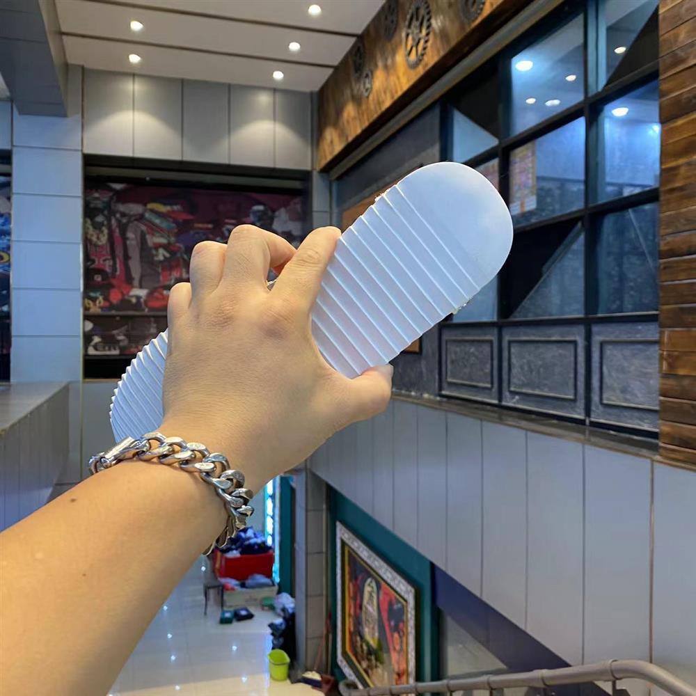 SneakLuxe™ - Diamantbesetzte Sneaker für Herren