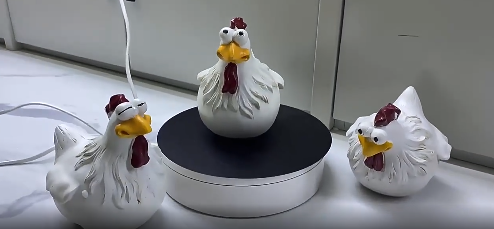 1+1 GRATIS | ChickenDeko - Garten Großäugige Hühnerstatuen