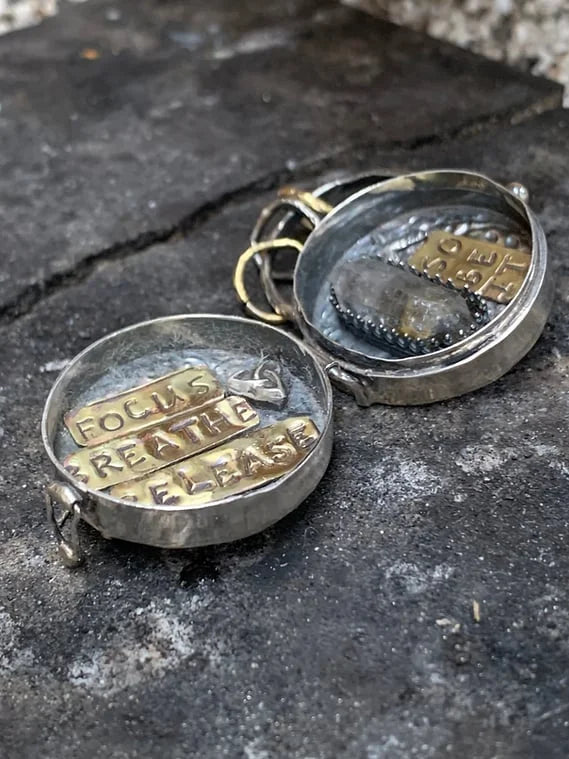 SoulNest™ Medaillon – Tragen Sie Ruhe, Selbstvertrauen und Ihre innere Kraft überall mit sich