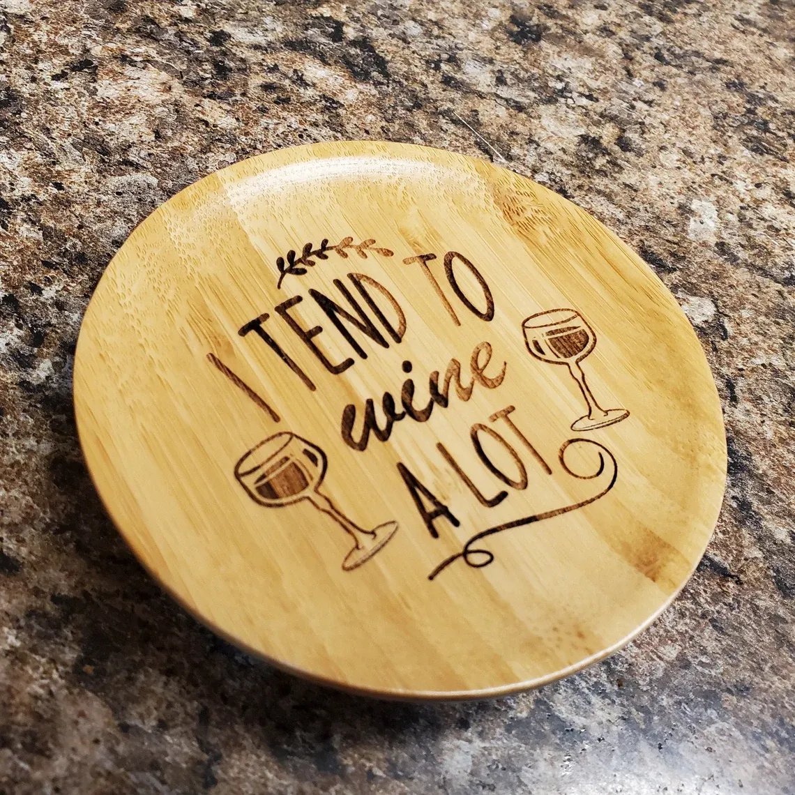 1+1 Gratis | WineTop™ Mit diesem stilvollen Weinglas-Accessoire können Sie mühelos naschen und Nippen