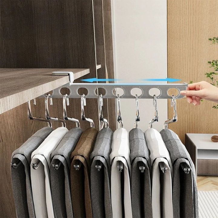 Platzsparender Kleiderschrank-Organizer