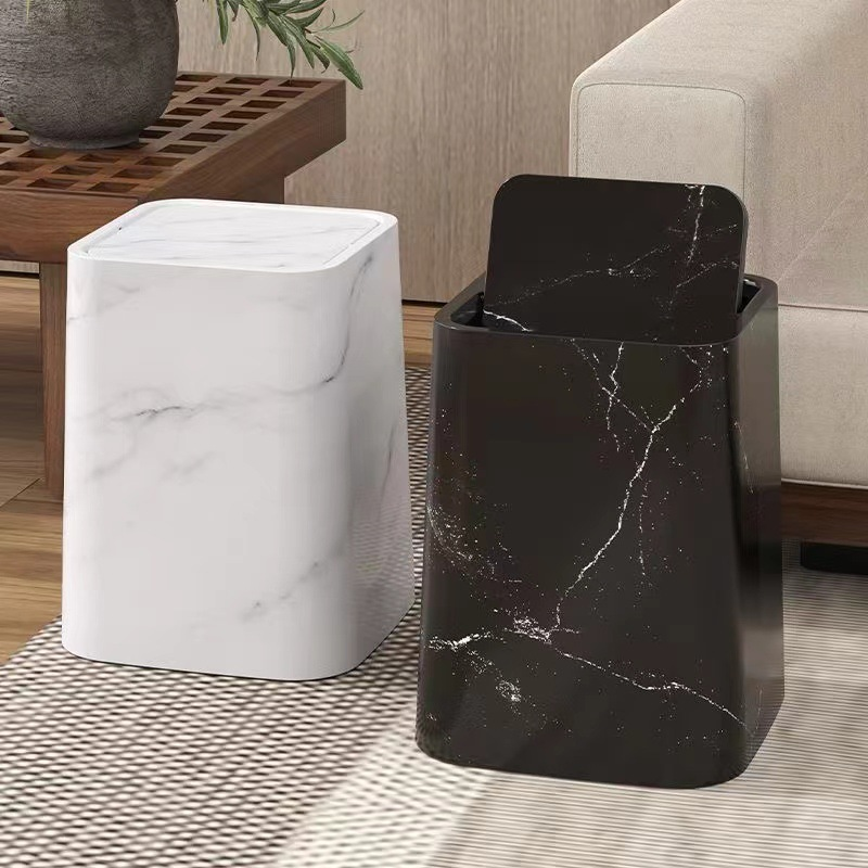 Eleganter Mülleimer im Marmor-Design mit Schwenkdeckel