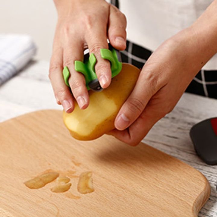 1+1 Gratis | PeelBuddy™ | Sicheres Schälen mit Fingergriff für Obst- und Gemüseschäler