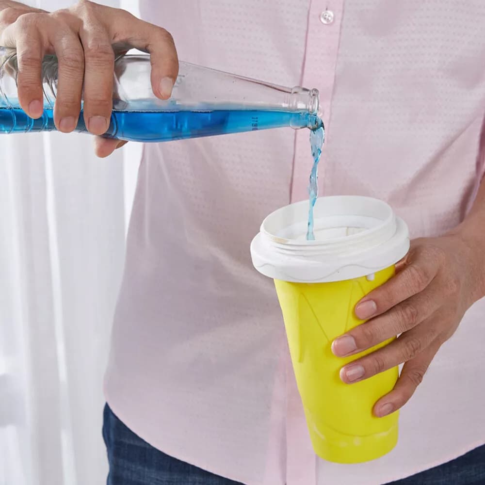IceSplash™ - Slushy-Becher zum Quetschen