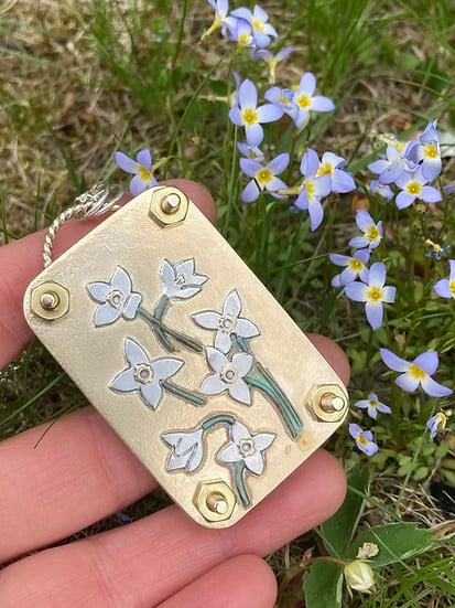 BloomCrest™ — Taschenformatige Magie zur Bewahrung der natürlichen Schönheit für immer