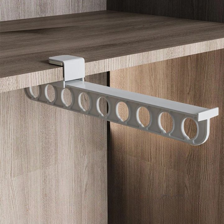 Platzsparender Kleiderschrank-Organizer