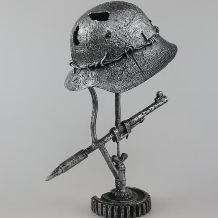 Stahlhelm-Tischlampe – Einzigartige historische Dekoration