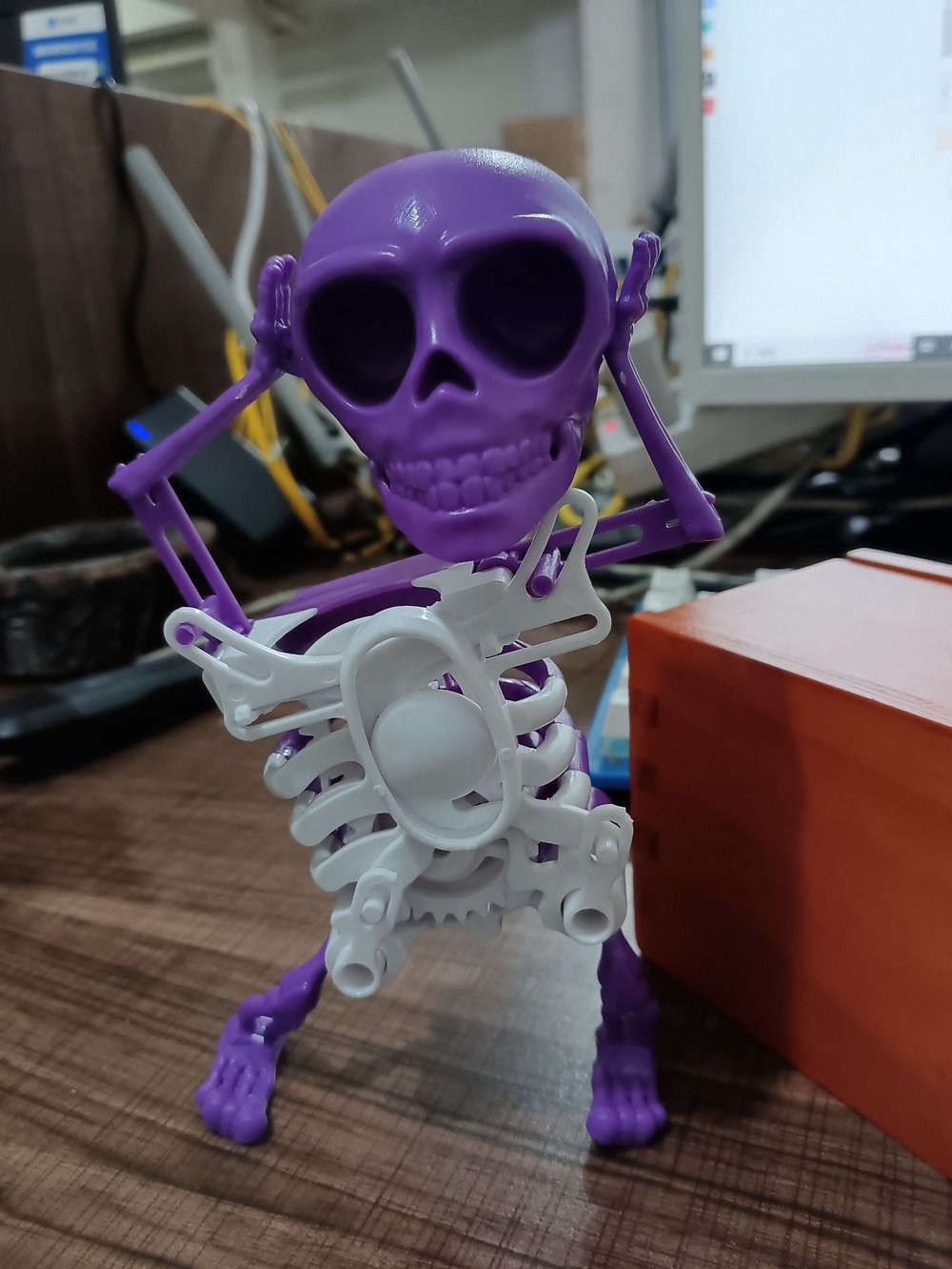 Tanzendes & schwingendes 3D-Schädel-Spielzeug – Ideal für Büros, Regale & Arbeitsplätze
