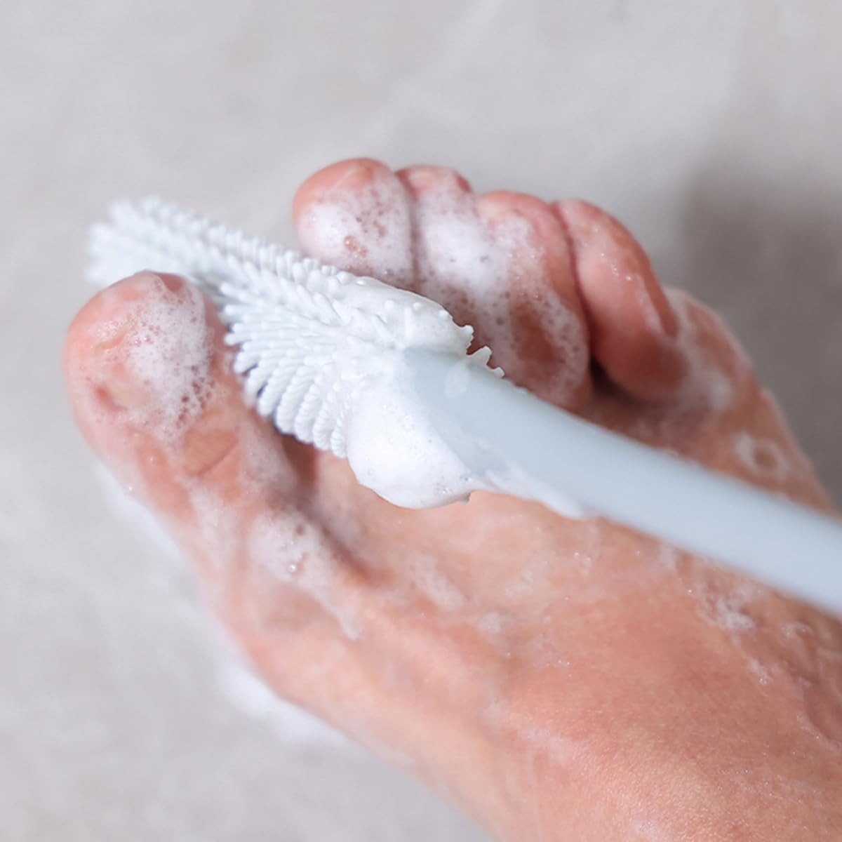 Fußschrubber & Zehenreinigungsbürste | Langer Stiel | 2-in-1 Reinigung & Peeling