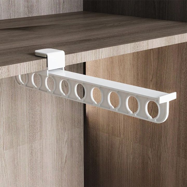 Platzsparender Kleiderschrank-Organizer