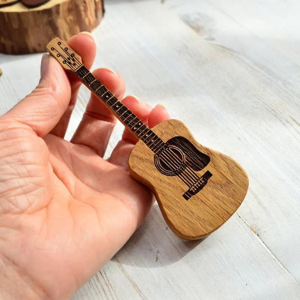GuitarHolder™ - Gitarrenplektrenhalter +3 Gratis Plektren