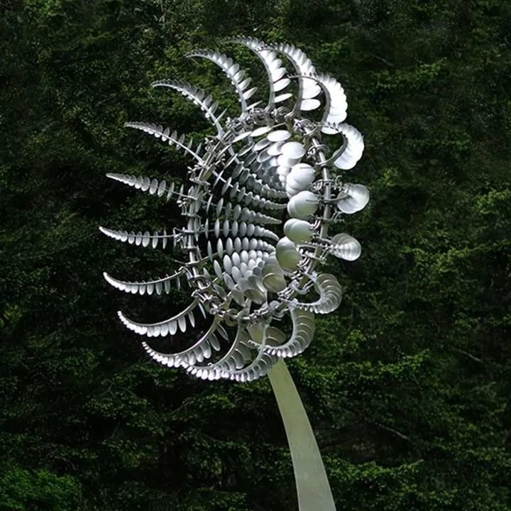 Magische Metall-Windskulptur – Faszinierende Gartendekoration