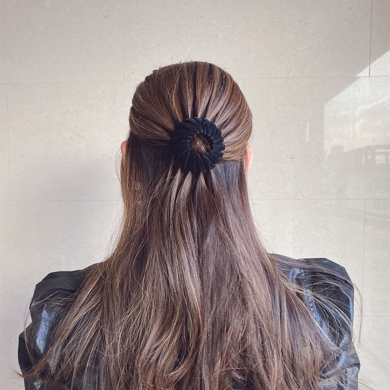 LuxeTwist™ – Mühelose Eleganz den ganzen Tag mit perfekten Duttfrisuren in Sekunden