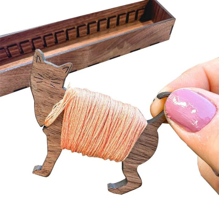 Holzspulen-Set mit Tiermotiven – Organizer für Stickgarn (15 Spulen)