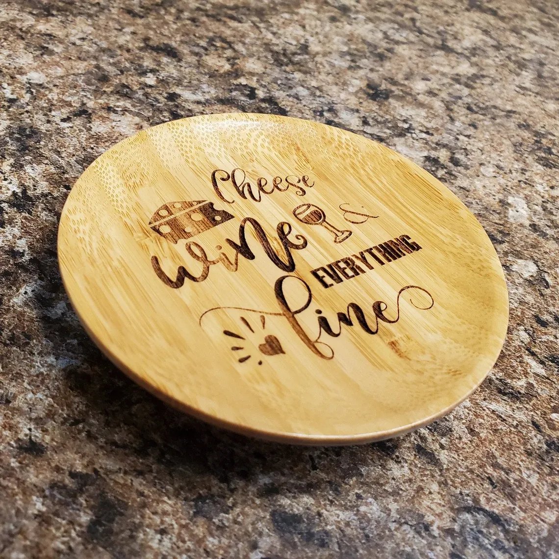 1+1 Gratis | WineTop™ Mit diesem stilvollen Weinglas-Accessoire können Sie mühelos naschen und Nippen