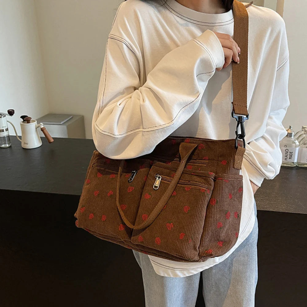 Helja - Umhängetasche Mit Erdbeerdruck