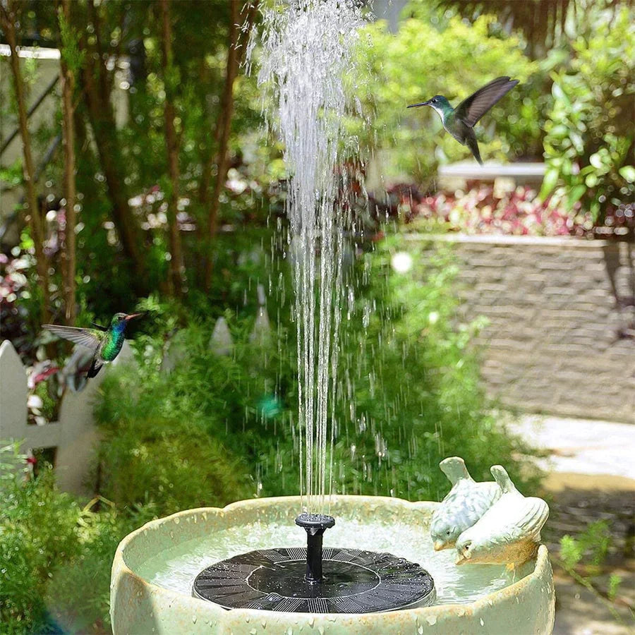 AquaBloom™ - Solarbetriebene Wasserfontäne