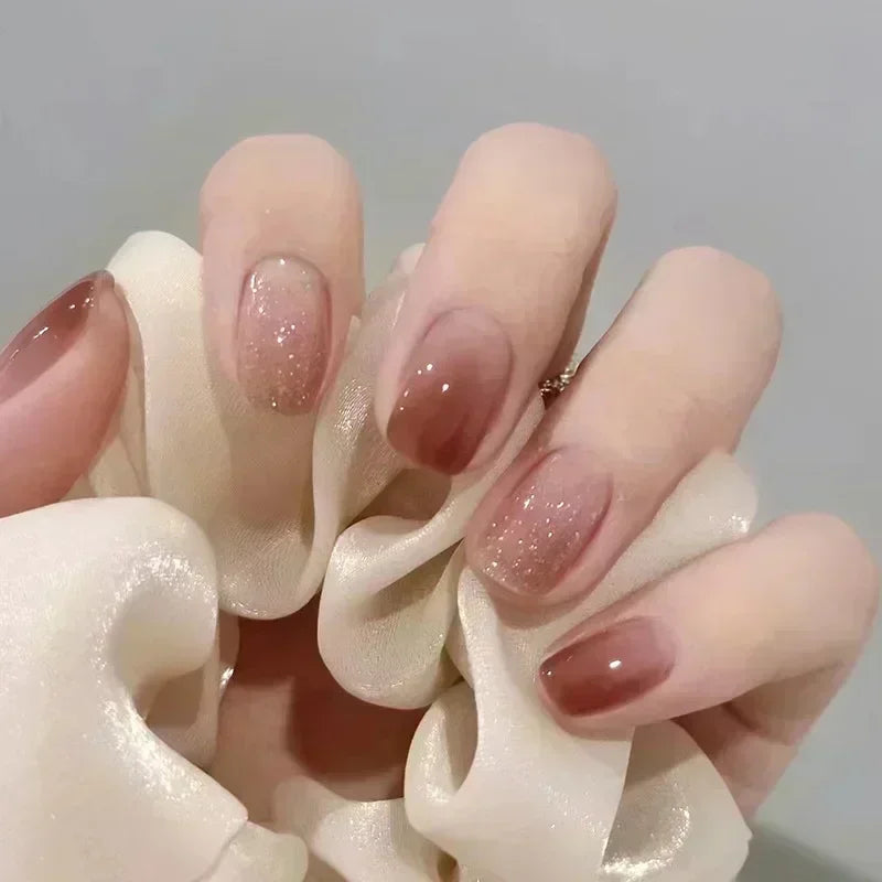Lustrella™ - Stilvolles kurzes Fake-Nägel-Set