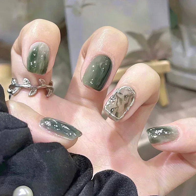 Lustrella™ - Stilvolles kurzes Fake-Nägel-Set