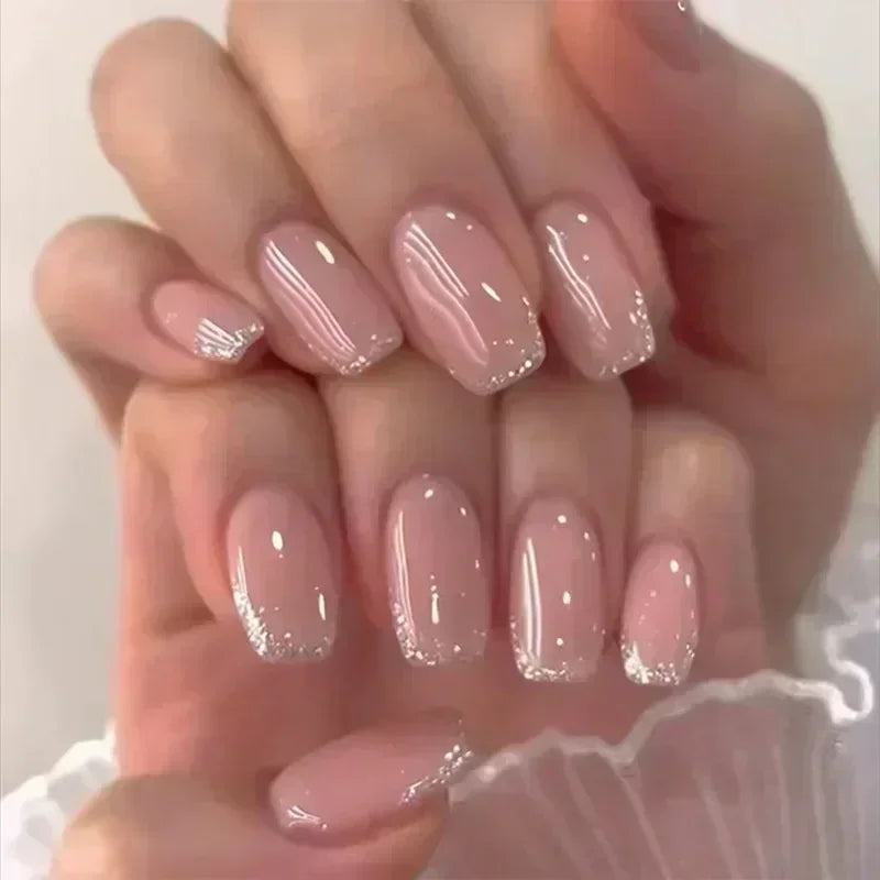 Lustrella™ - Stilvolles kurzes Fake-Nägel-Set