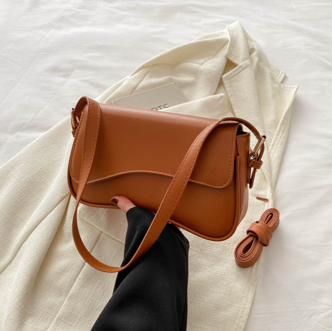 EleganterSattel | Minimalistische Leder-Umhängetasche für Mühelosen Stil