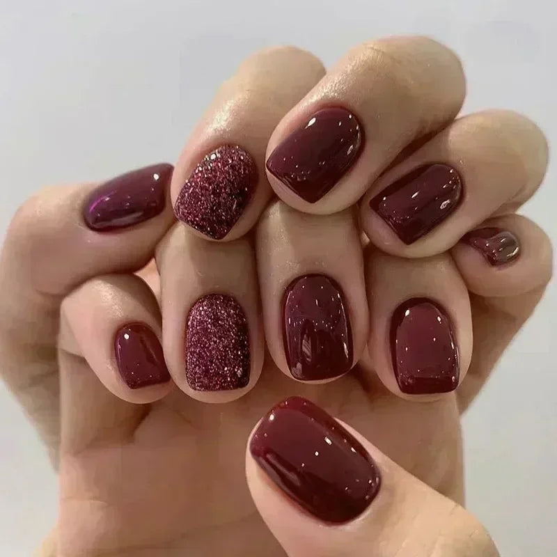 Lustrella™ - Stilvolles kurzes Fake-Nägel-Set