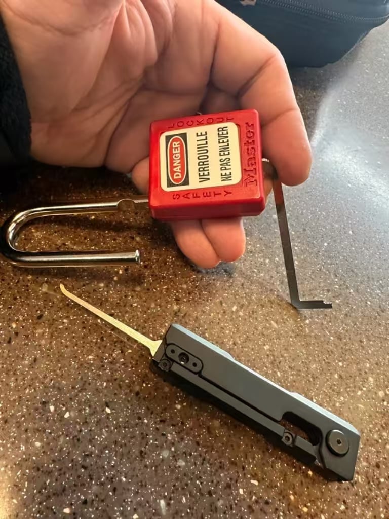 SlipKey™ – Sofortige Freiheit und jedes verschlossene Türschloss überlisten